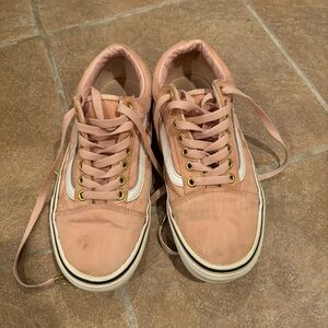 PINK VANS!